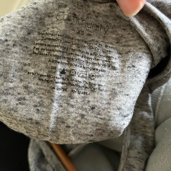 Grey low-back bodysuit - Picture 2 of 3